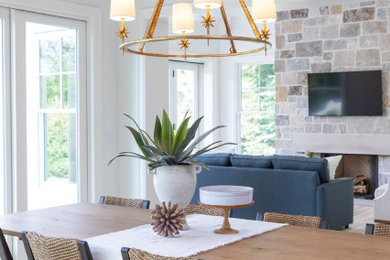 Example of a dining room design in Minneapolis