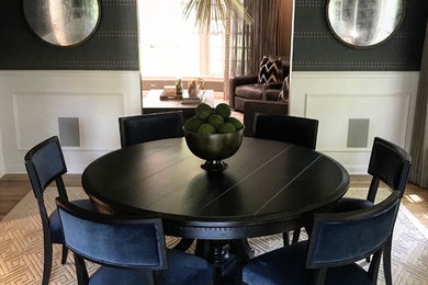 Minimalist dining room photo in Chicago