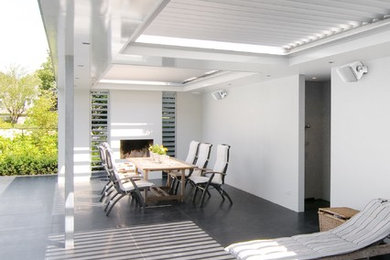 Inspiration for a modern porch remodel in Chicago