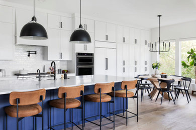 Kitchen - transitional kitchen idea in Austin