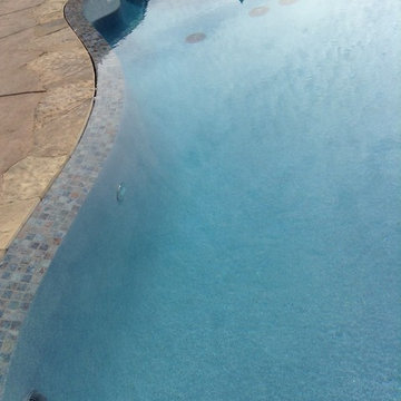 Lodi perimeter overflow pool