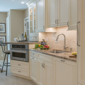 Traditional Kitchen Cabinets with a Homey Ambiance