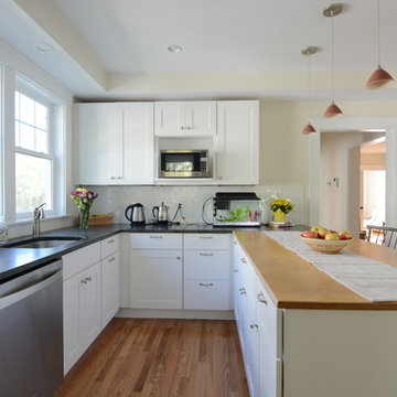 Transitional Cambridge Kitchen