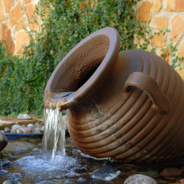 Spilling Urn Fountain - Zoom