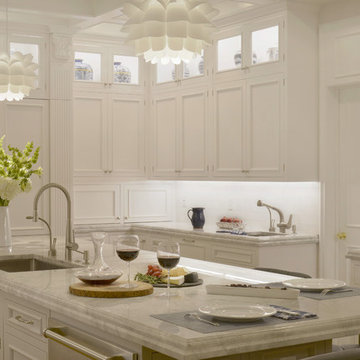 Expansive Traditional Kitchen