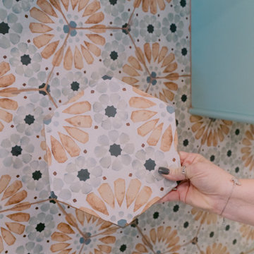 Tile floral pattern