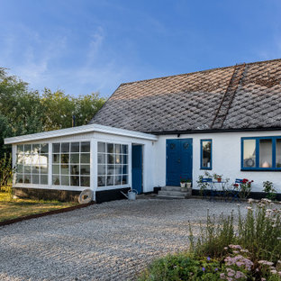 Idéer för att renovera ett nordiskt vitt hus, med allt i ett plan och sadeltak