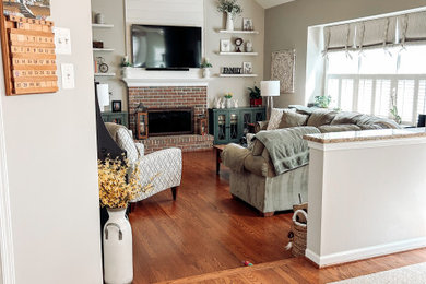 Example of a danish living room design in Philadelphia