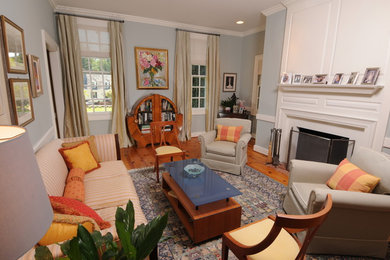 Living room - traditional living room idea in DC Metro