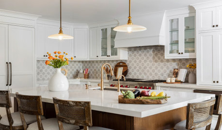 Kitchen of the Week: Fresh White-and-Wood Look for Empty Nesters