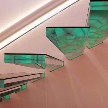 Die Space Diamond mit Acrylstufen und LED aus der Wand, Rom, Italien