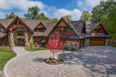 Example of a mountain style exterior home design in Minneapolis