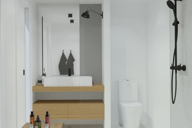 Foto de cuarto de baño principal, único y de pie moderno pequeño con ducha a ras de suelo y encimera de madera