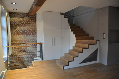 Cette photo montre un salon tendance.