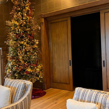 HOLIDAY DECORATING