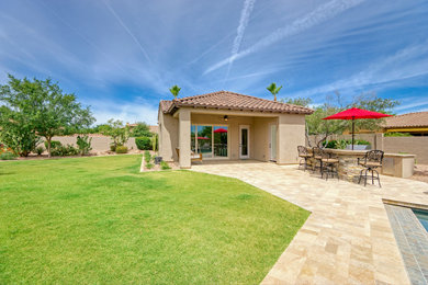 Transitional home design photo in Phoenix