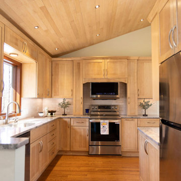MAPLE KITCHEN TRANSFORMATION