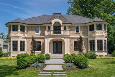 Inspiration for a timeless exterior home remodel in New York