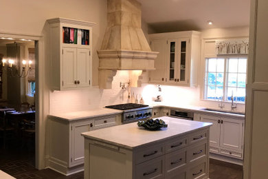 Example of a classic kitchen design in New Orleans
