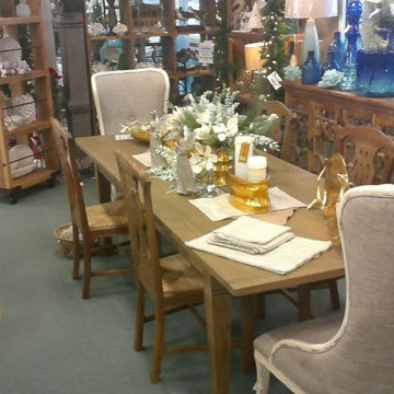Four Hands BUTTERFLY LEAF Dining Table