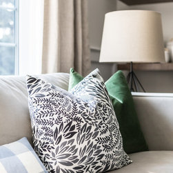 Elegant open layout main floor - Decorative Pillows
