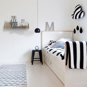 Modular and interactive bookshelf