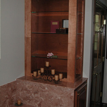 Maple Stained Cabinets With a Darker Crown Molding