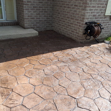 Valley Stamped Concrete random flagstone walkway