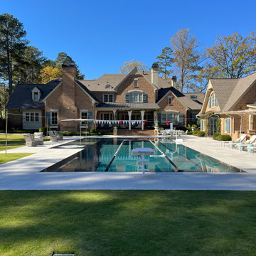 Perimeter Overflow Pool in Paradise