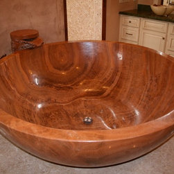 Natural Stone in Bathrooms - Bathtubs