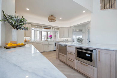 Example of a transitional kitchen design in Oklahoma City