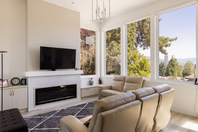 Living room photo in Vancouver