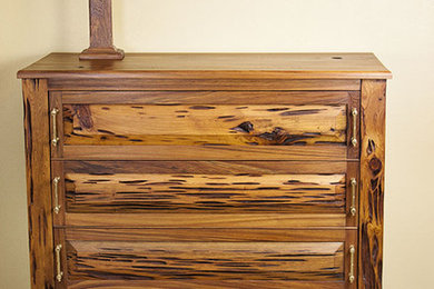 Dresser/Chest of Drawers