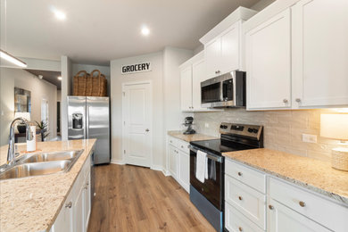 Kitchen photo in Austin