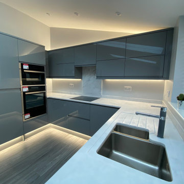 Open plan high gloss J handle kitchen - Suffolk