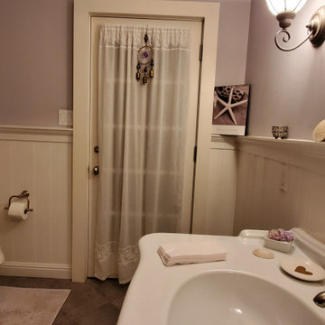 Coastal Victorian Guest Bath
