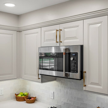 Showplace EVO Kitchen Channing in Heron Plume and Bathroom Concord in White II