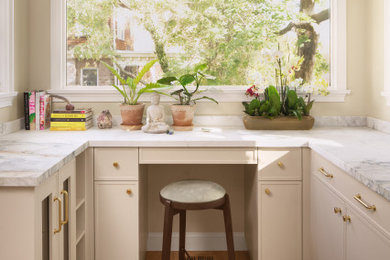 Example of a kitchen design in New York