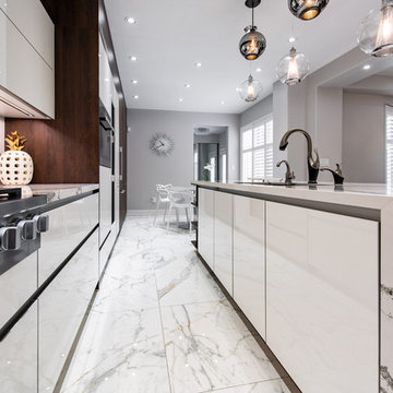 Modern Functional Oak Kitchen