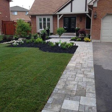 1103 Monastery Dr Oakville ON L6M 2A1