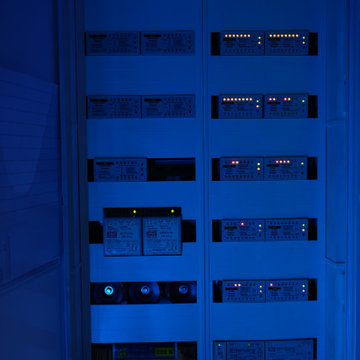 Single family home with Lighting design and Lutron lighting control