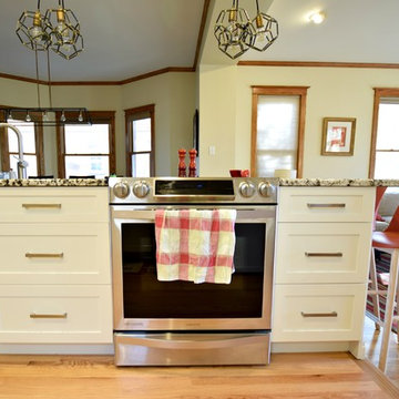 South Pennsylvania - Traditional White Kitchen