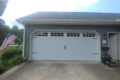 Photo of a traditional garage in Atlanta.