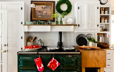 How to Host a Big Holiday Meal in Your Not-So-Big Home
