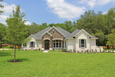 Exterior home idea in Jacksonville