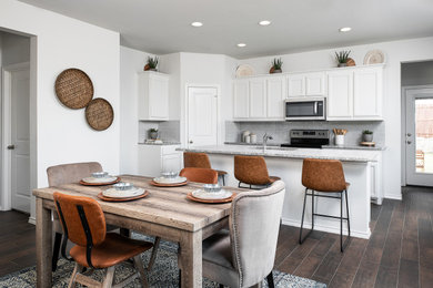 Example of a classic dining room design in Dallas