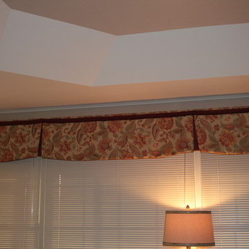 Andover English Country Custom Valance and Bolster