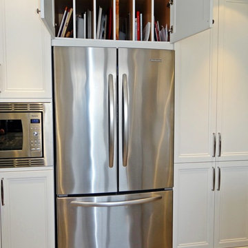 Fresh and Bright West Island Kitchen