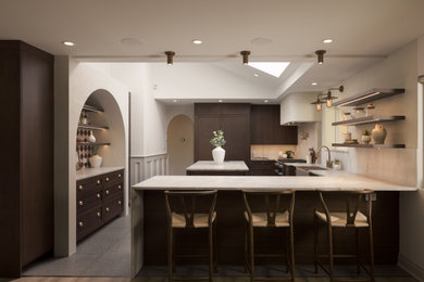 Kitchen - transitional kitchen idea in Vancouver