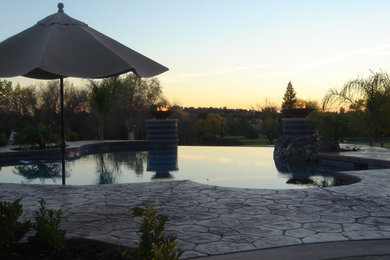 Example of a trendy pool design in Sacramento